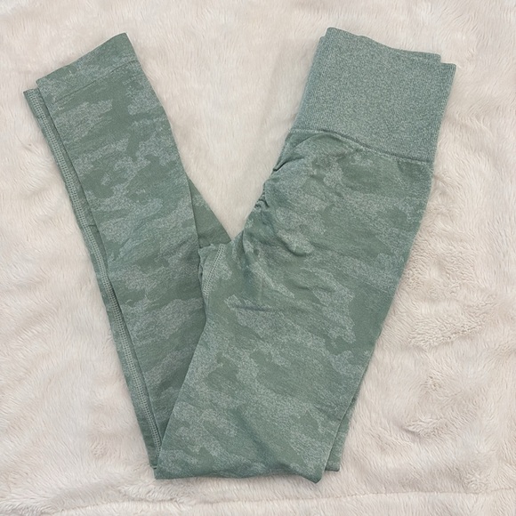 NWOT Scrunch Butt Seamless Camo Workout Leggings - Picture 5 of 5